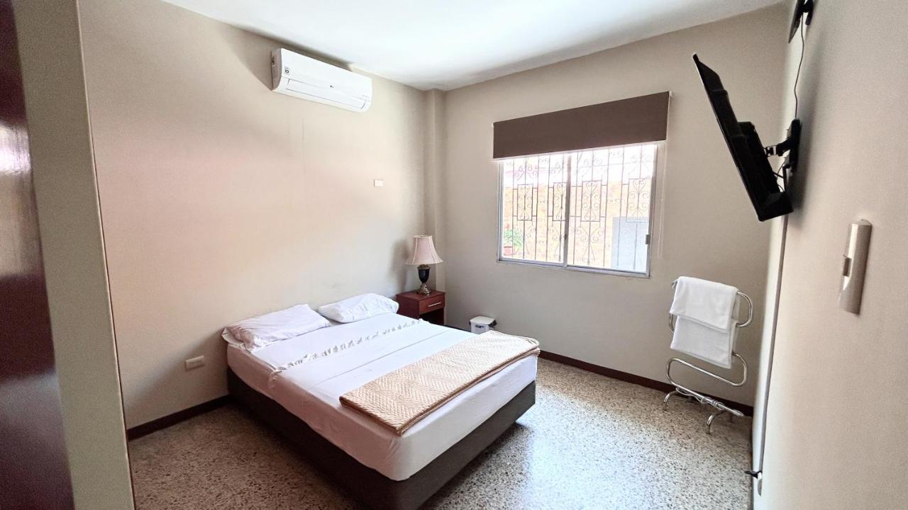 Ncg Suite Comegua Guayaquil Exterior photo