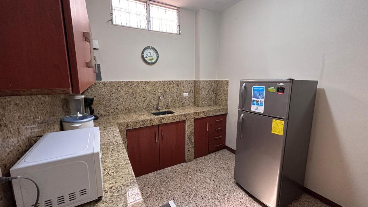 Ncg Suite Comegua Guayaquil Exterior photo